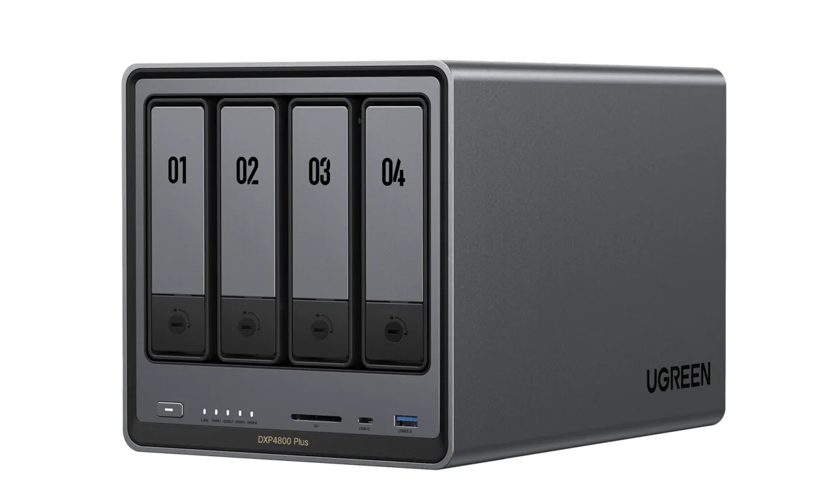 UGREEN NASync DXP4800 Plus front drive bays and ports